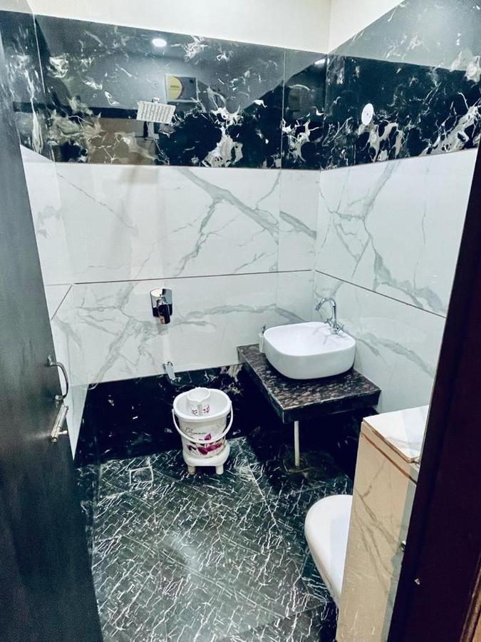 Hotel Yuvraj Residency - Opposite Golden Temple Amritsar